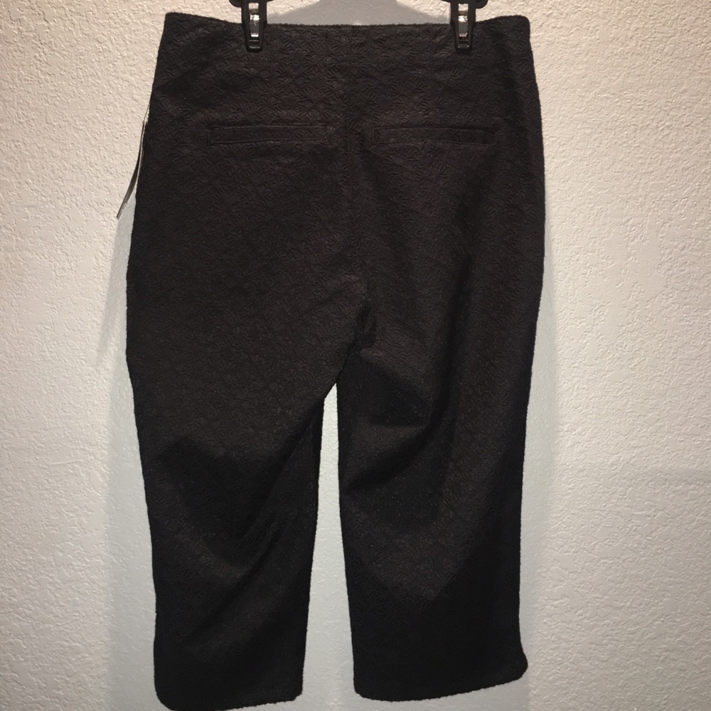 NYDJ Slimming Black Skimmer Shorts Size 2 - Picture 3 of 4